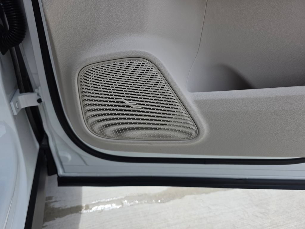 New 2026 Polar White Mercedes-Benz GLA 250 image 47