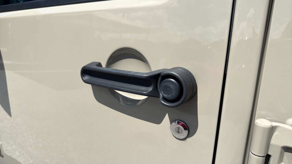 Used 2018 Beige Jeep Unlimited Sport image 6