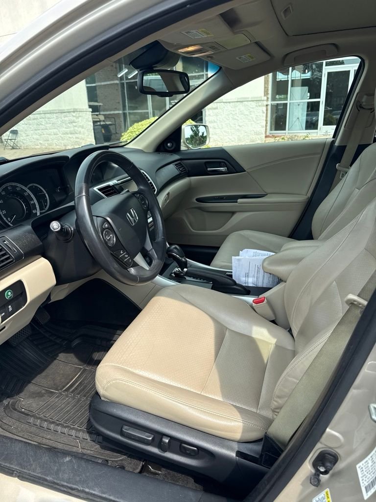 Used 2013 Gold Honda EX-L image 6