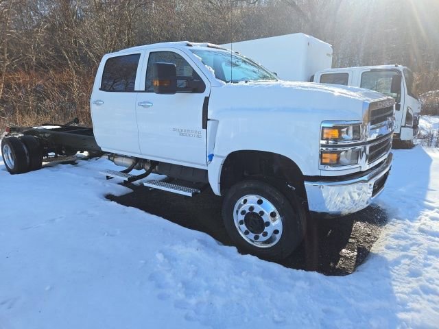 2025 Chevrolet Silverado 4500 Medium Duty Chassis Cab Work Truck