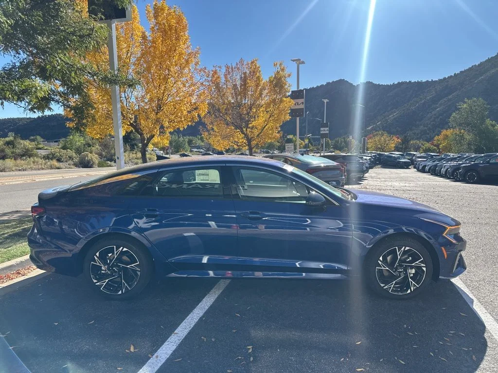 2026 Kia K5 GT-Line - Photo 8