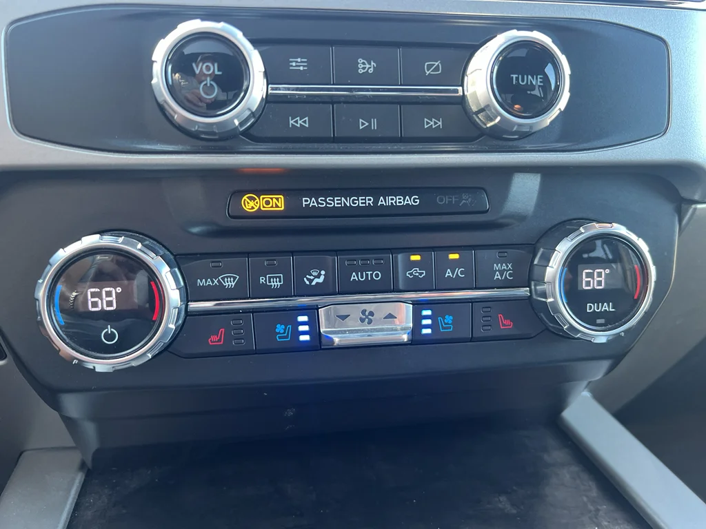 Used 2022 Carbonized Gray Metallic Ford LARIAT image 19