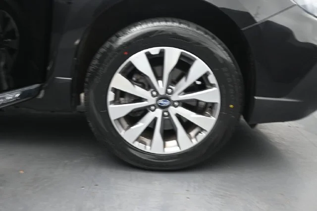 Used 2019 Crystal Black Silica Subaru 2.5i image 36