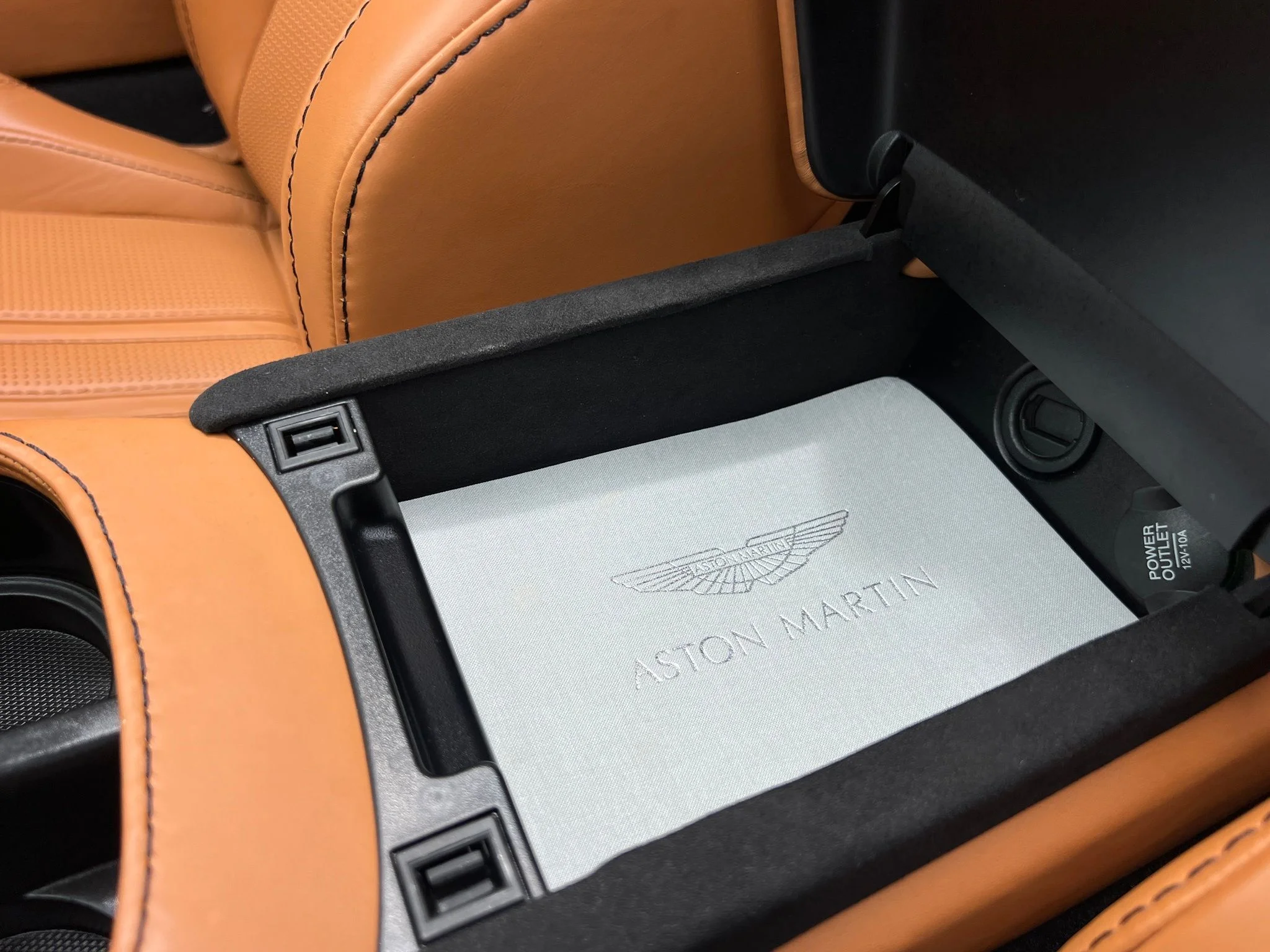 Used 2023 Green Aston Martin  image 30