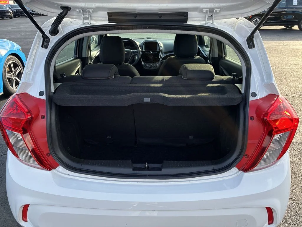 Used 2021 White Chevrolet 1LT image 20