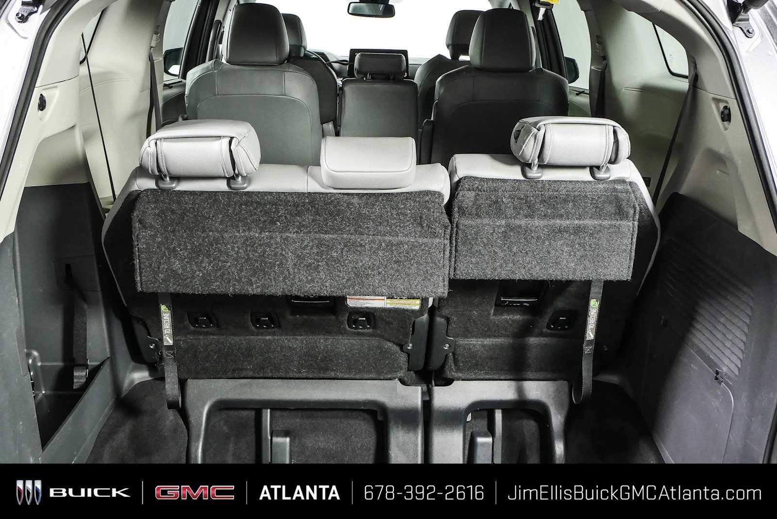 2024 Toyota Sienna XLE - Photo 31