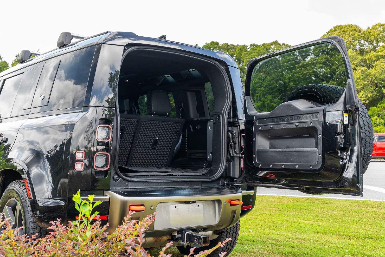 Used 2021  Land Rover X image 25