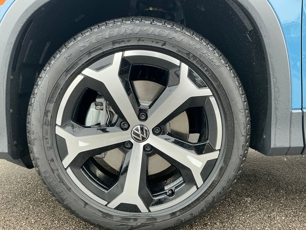 New 2026 Blue Volkswagen 2.0T SE image 17