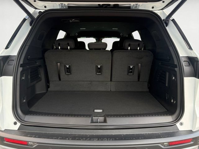 2027 Chevrolet Traverse LT - Photo 20