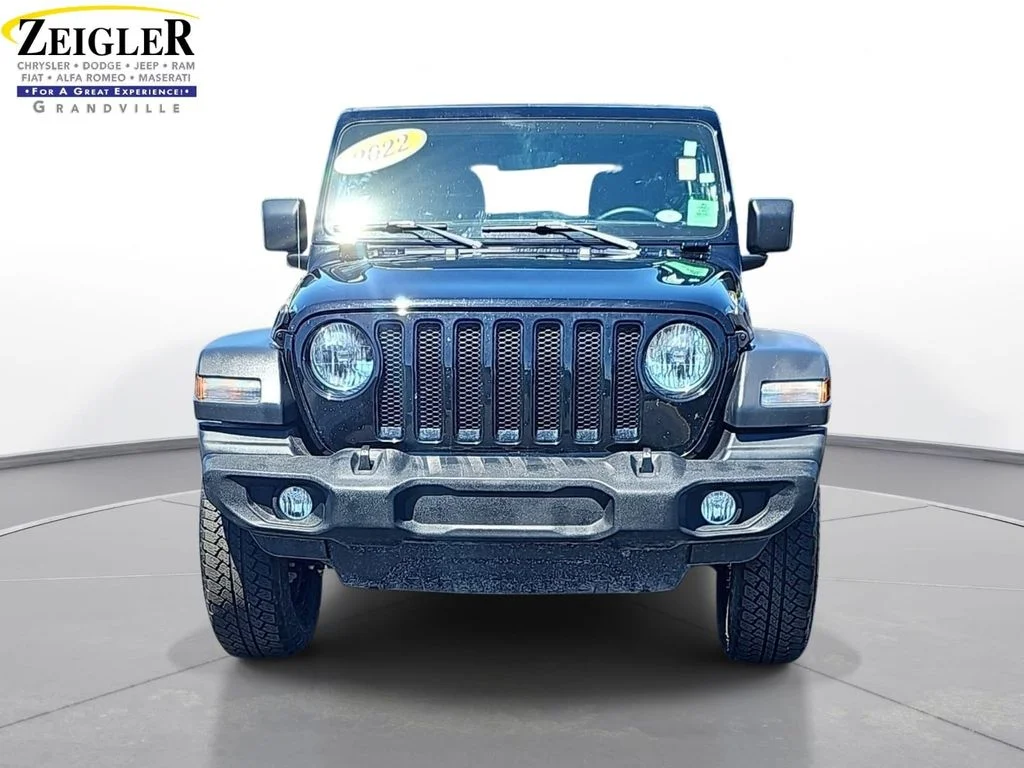Used 2022 Black Jeep Unlimited Sport Altitude image 2