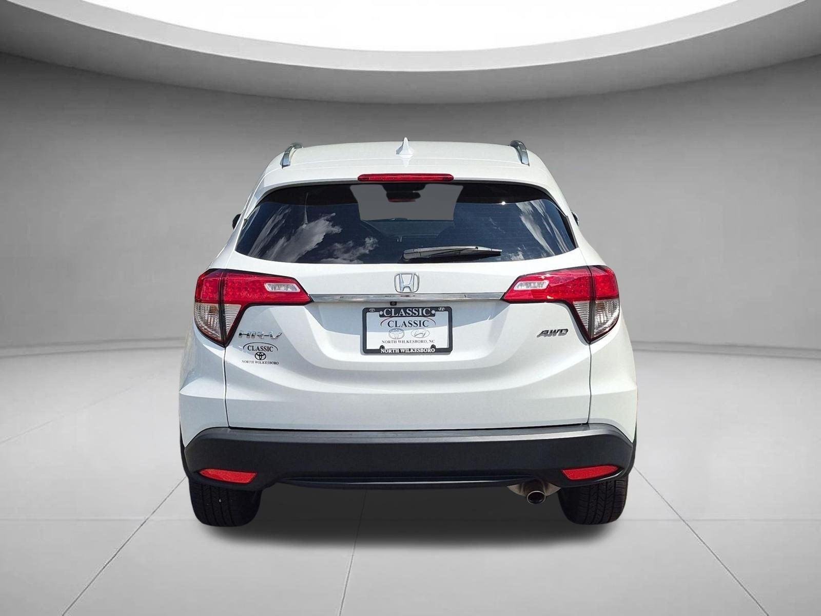 Used 2022 Platinum White Pearl Honda EX image 4