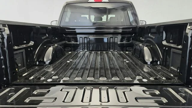 New 2026 Agate Black Metallic Ford XLT image 45