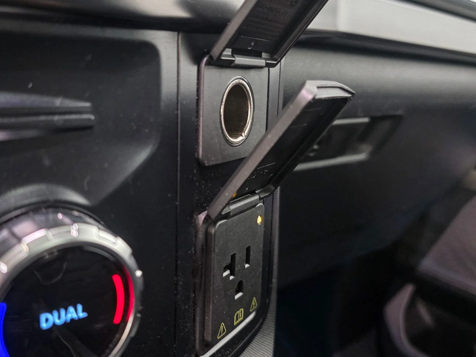 Used 2023  Ford Platinum image 29