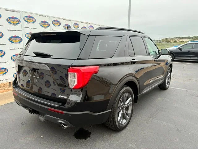 Used 2023 Black Ford XLT image 4