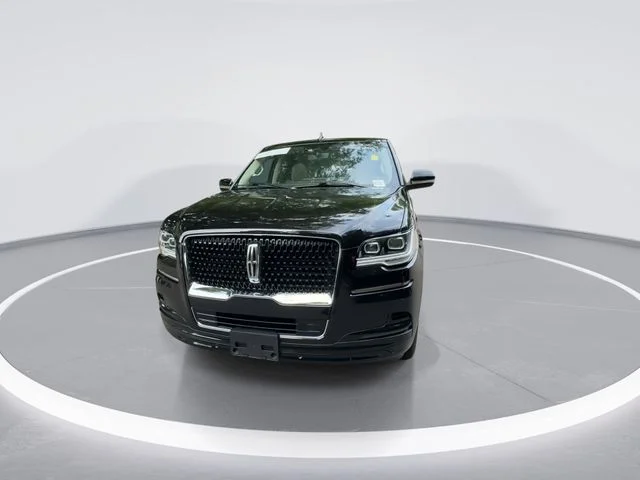 Used 2022 Black Lincoln Reserve image 3