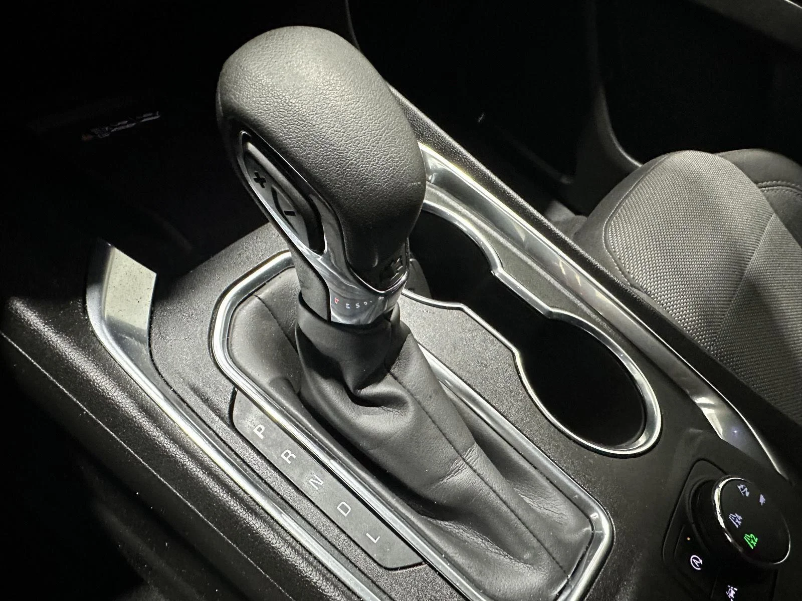 Used 2022 Mosaic Black Metallic Chevrolet LT Cloth image 14