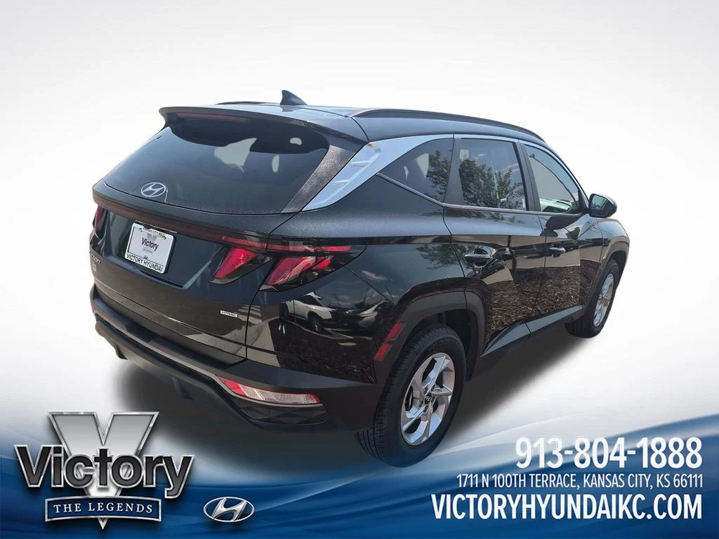 Used 2024 Black Hyundai SEL image 5