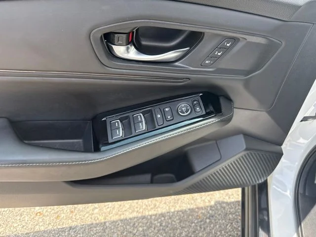 Used 2023 White Honda Touring image 19