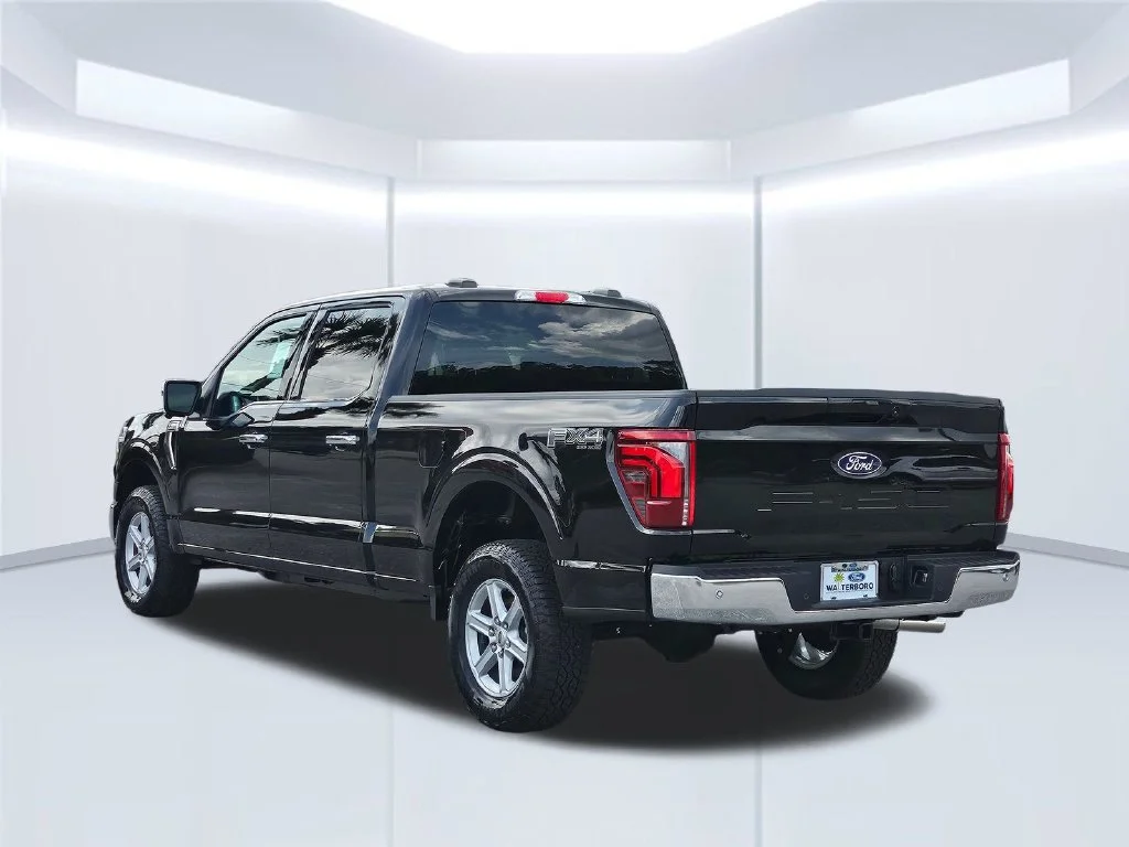 New 2026 Agate Black Metallic Ford Lariat® image 18