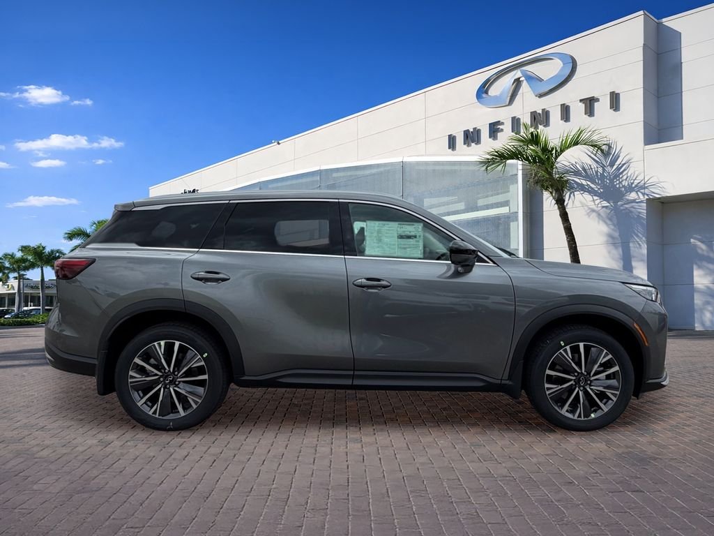 New 2027 GRAPHITE SHADOW INFINITI Luxe FWD image 8