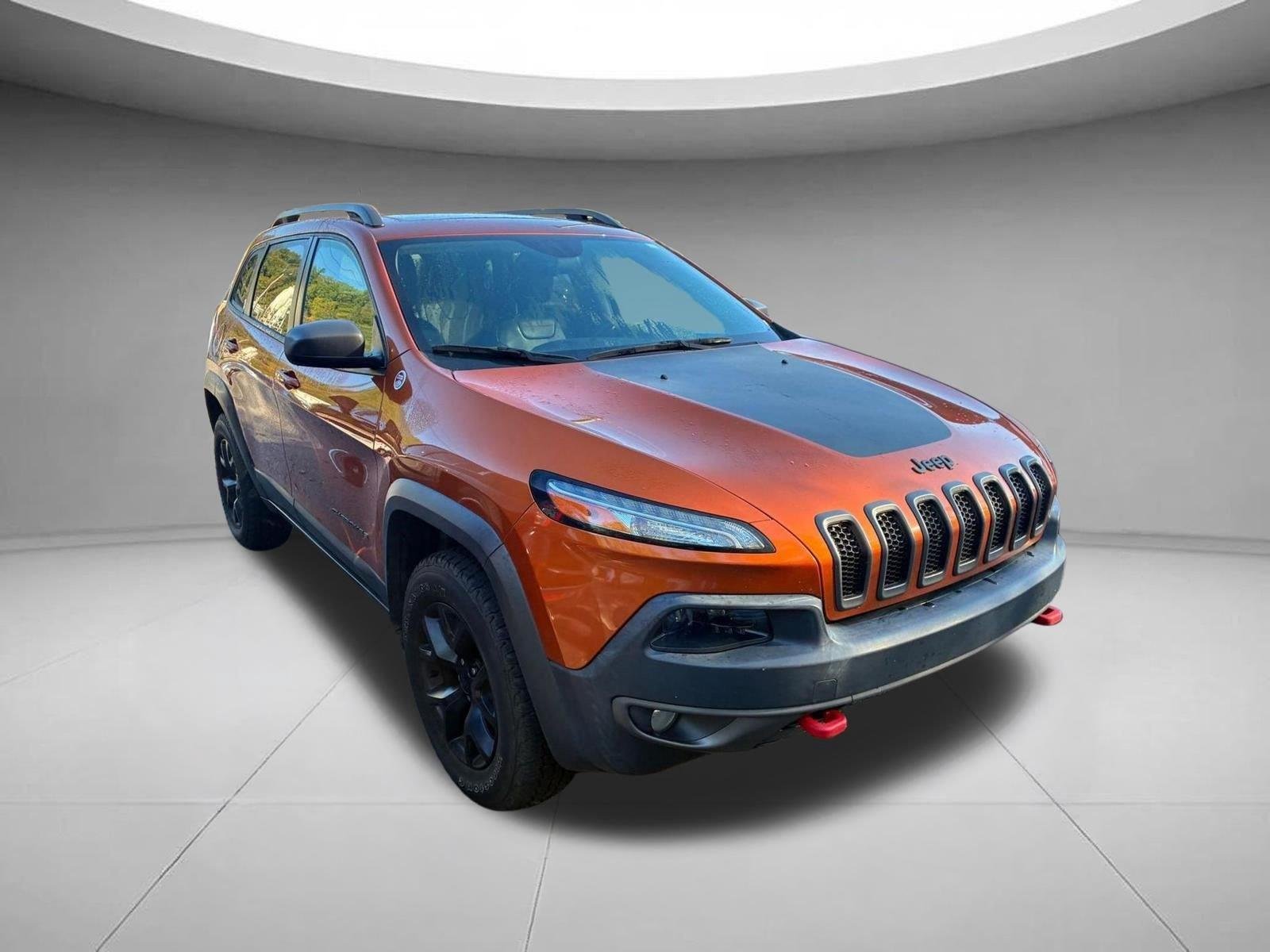 Used 2016 Mango Tango Pearlcoat Jeep Trailhawk image 3