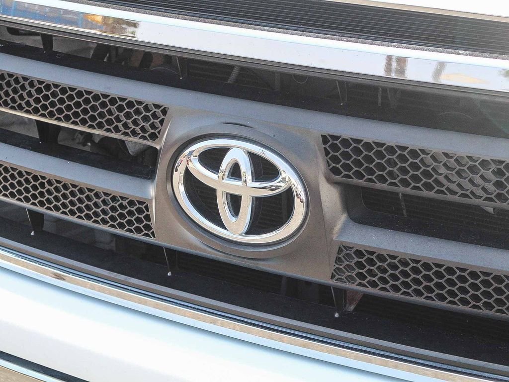 Used 2012 White Toyota Grade image 5
