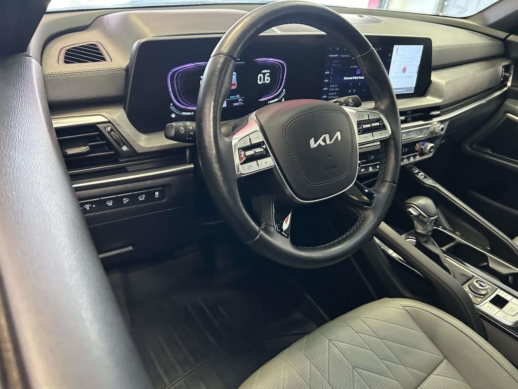 Used 2024 Green Kia EX X-Line image 11