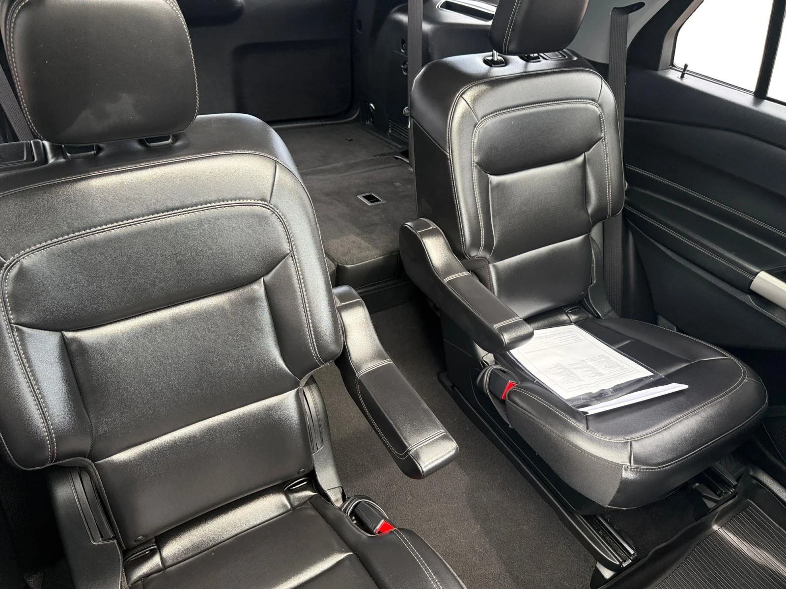 Used 2023 Iconic Silver Ford XLT image 17
