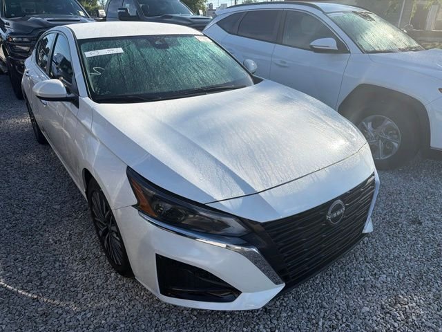 Used 2023 White Nissan 2.5 SV image 10