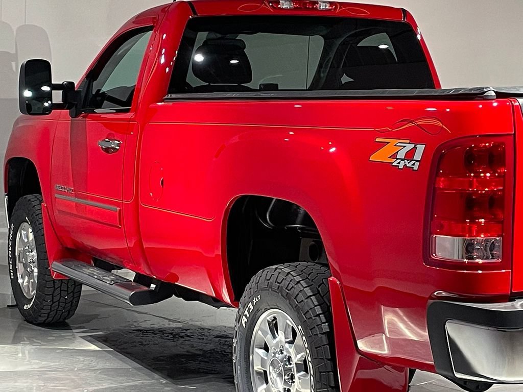 Used 2011 FIRE RED GMC SLE image 30