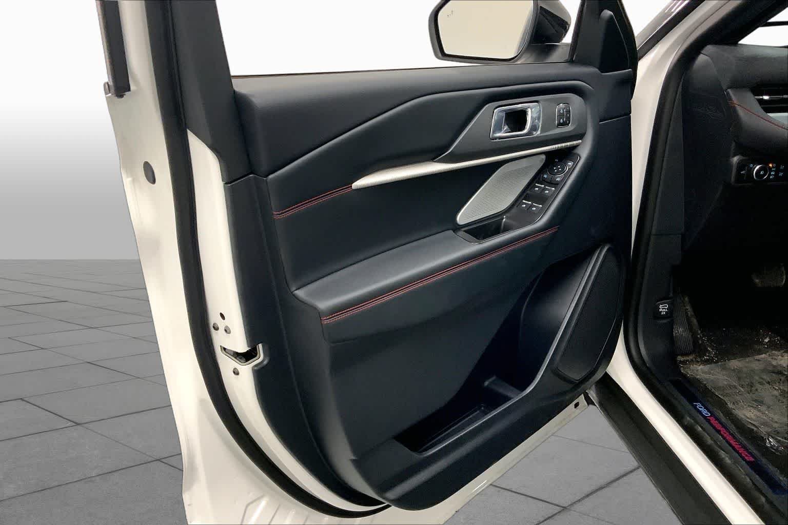 New 2026 Star White Metallic Tri-Coat Ford ST image 10