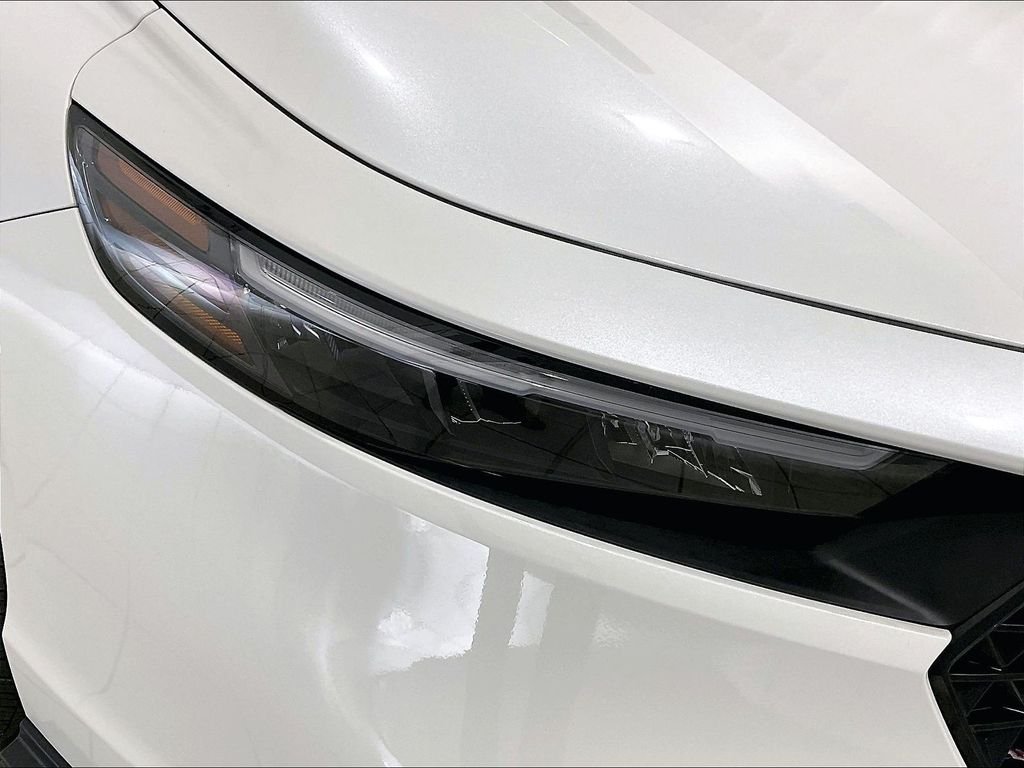 Used 2025 White Honda LX image 31