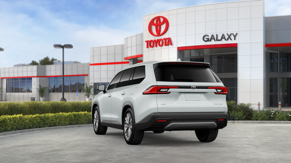 New 2026 Wind Chill Pearl Toyota Platinum image 7