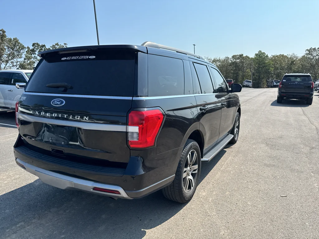 Certified Used 2023 Agate Black Metallic Ford XLT image 5