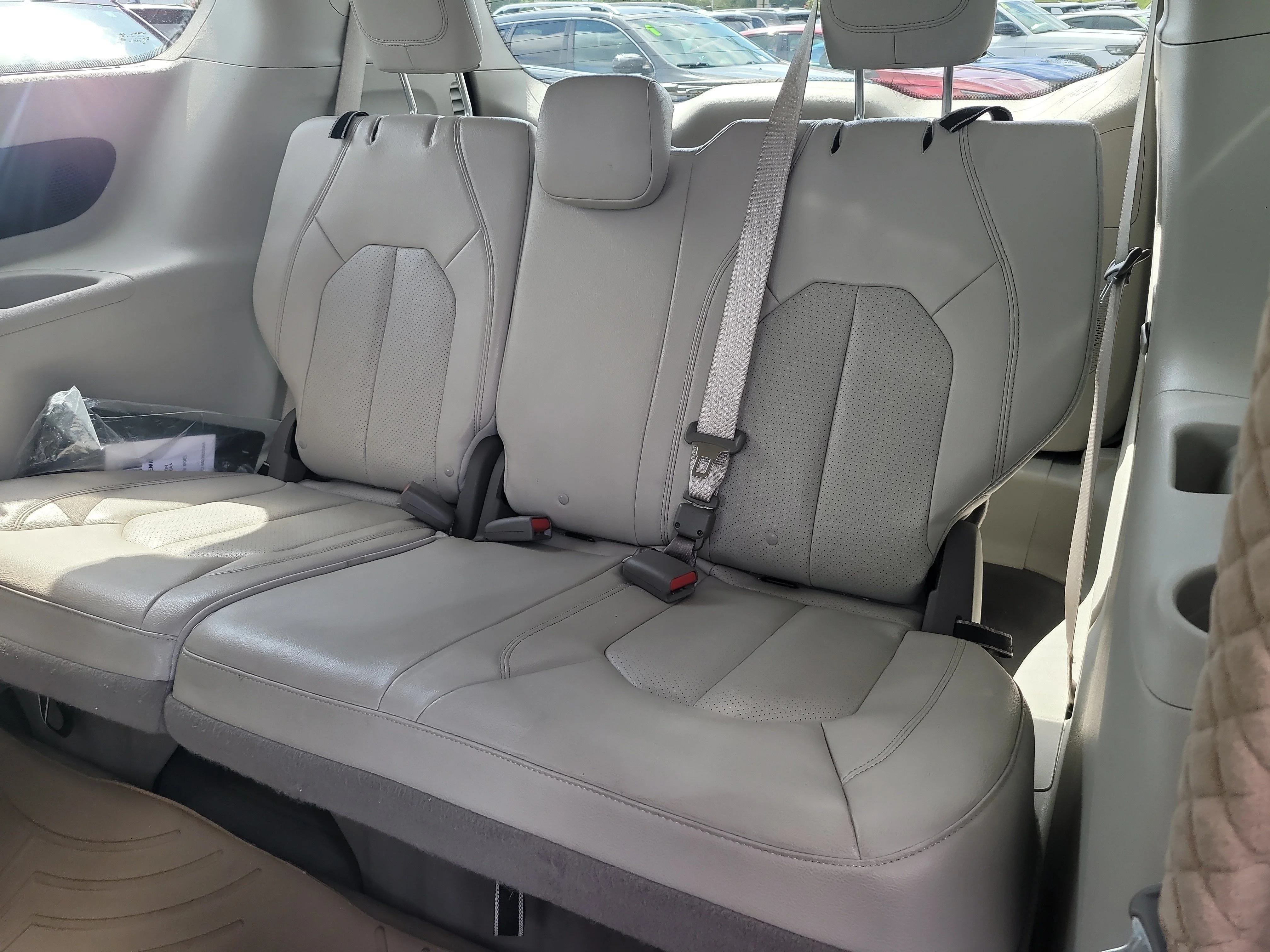 Used 2020 Bright White Clearcoat Chrysler Touring L Plus image 11
