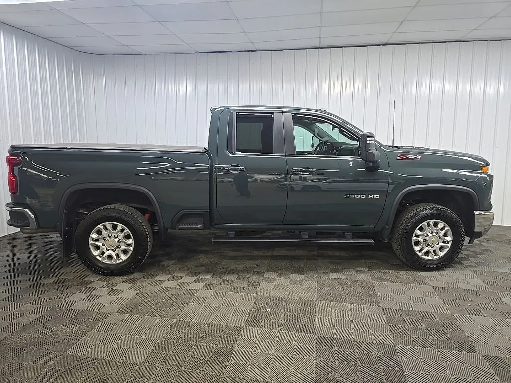 Used 2025 Gray Chevrolet LT image 2