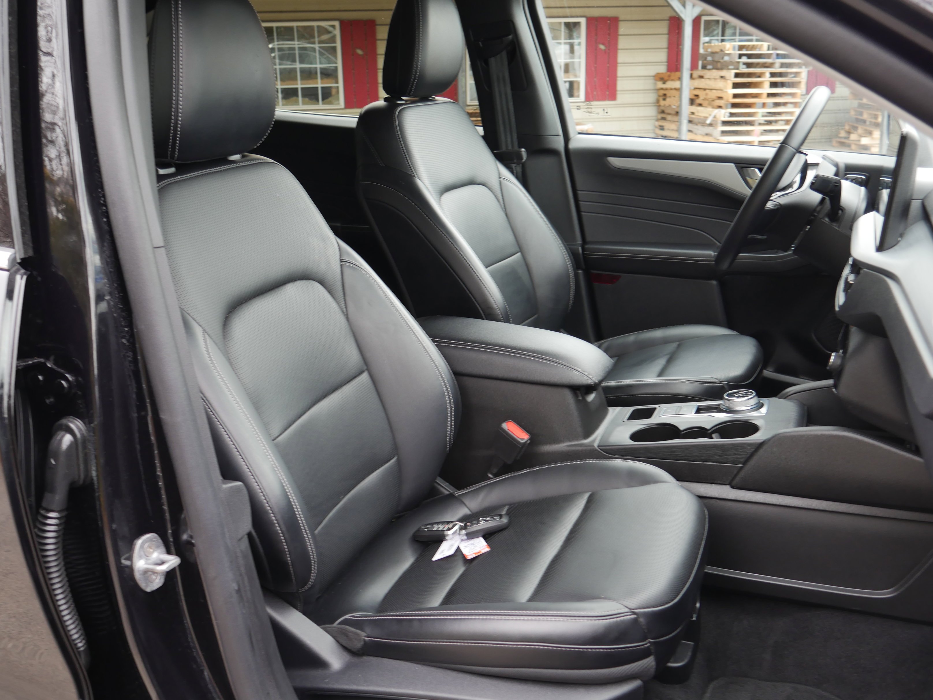 2025 Ford Escape Platinum - Photo 29