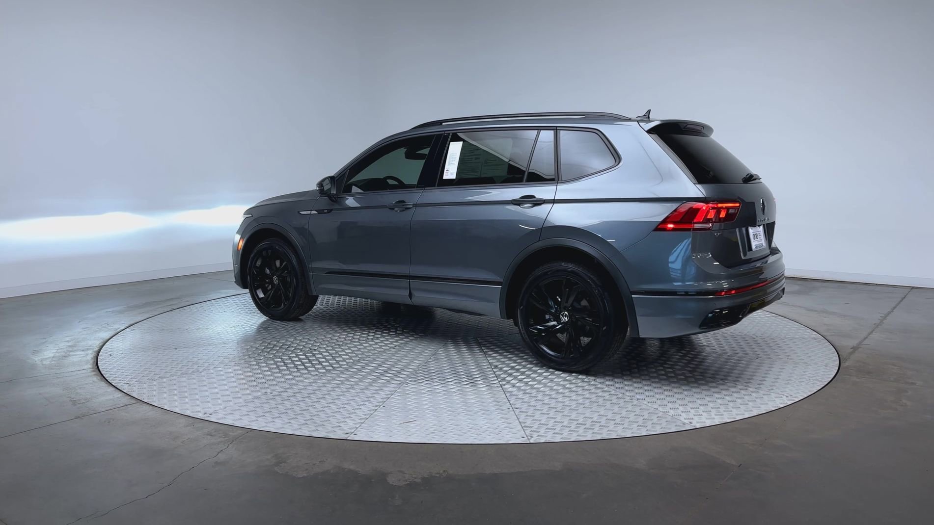 Used 2023 Gray Volkswagen SE R-Line Black image 6