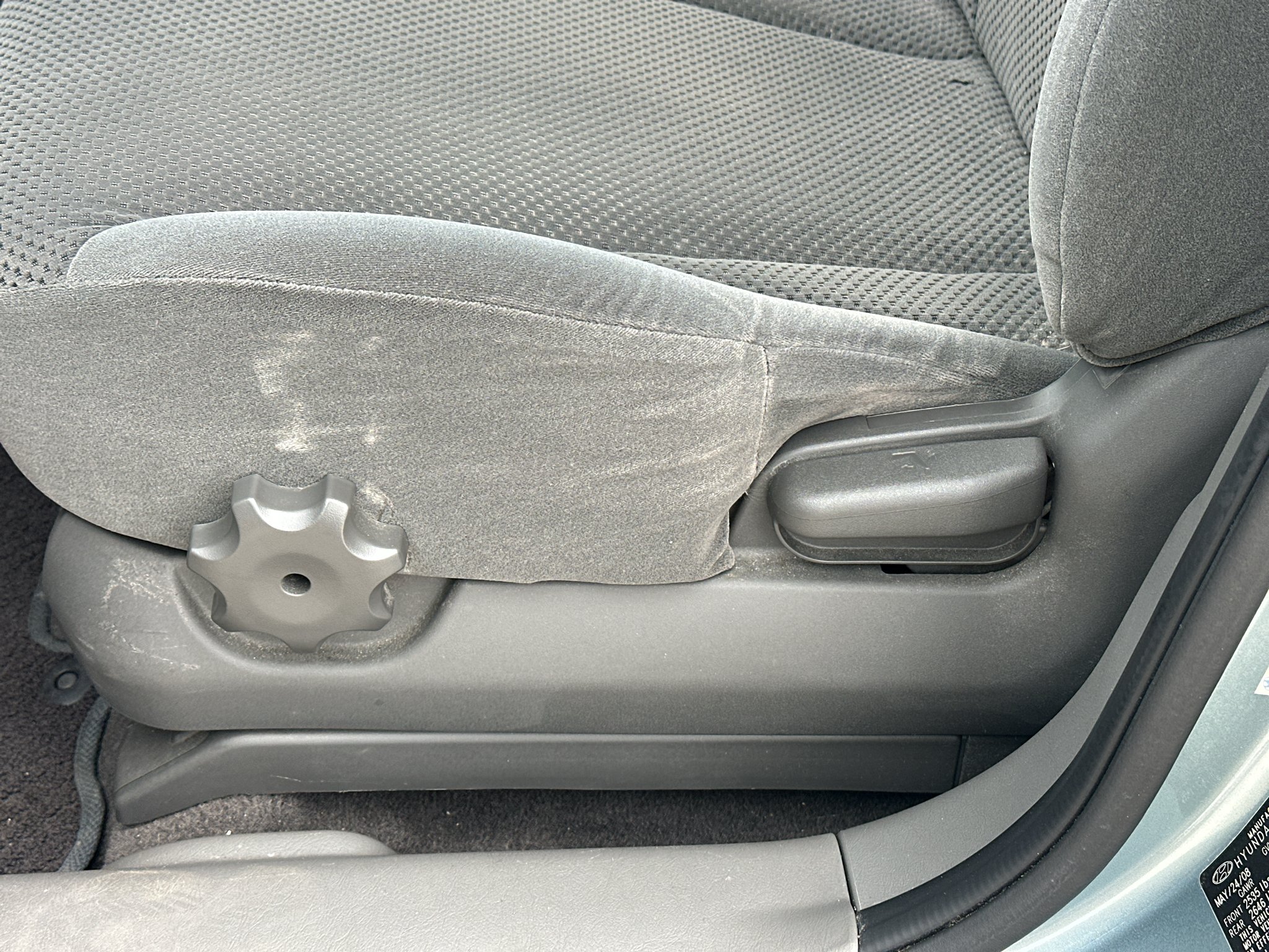 Used 2009 Desert Sage Metallic Hyundai SE image 24