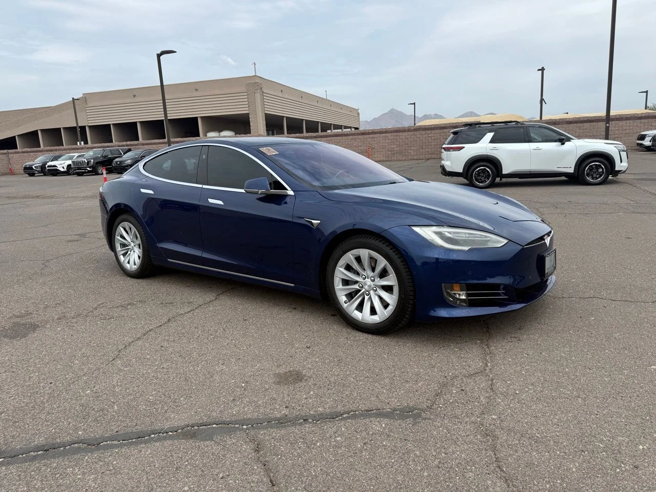Used 2018 Tesla Model S 75D with VIN 5YJSA1E20JF246894 for sale in Scottsdale, AZ