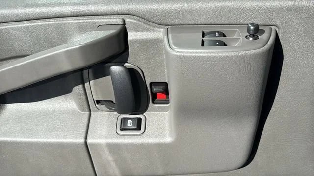 2025 Chevrolet Express Cargo Work Van - Photo 21