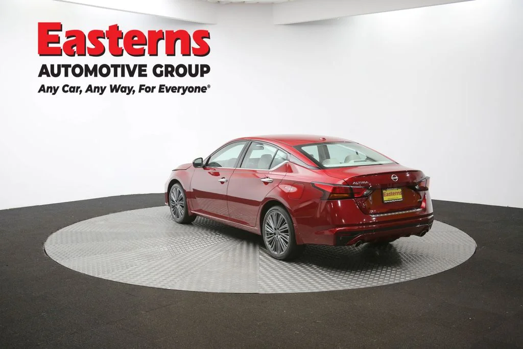 Used 2023 Red Nissan 2.5 SL image 64