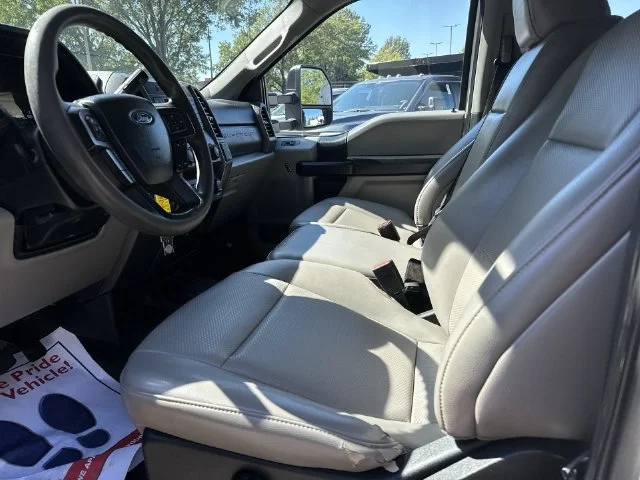 Used 2021 White Ford XL image 19