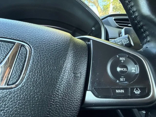 Used 2018 White Honda EX-L image 25