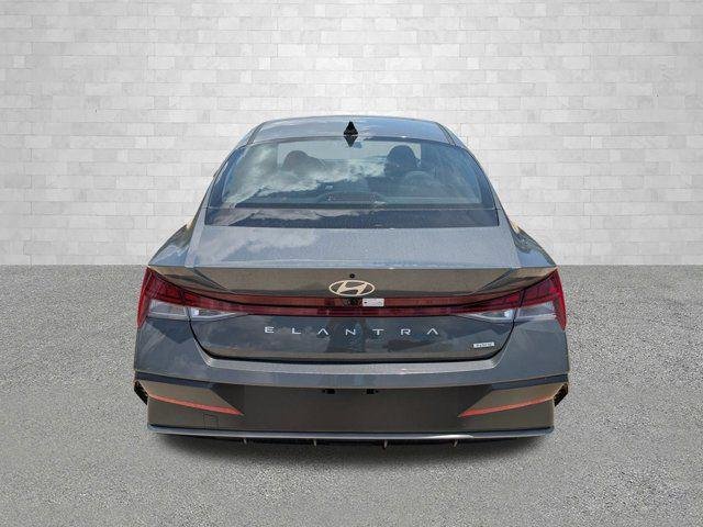 2025 Hyundai Elantra Limited - Photo 30