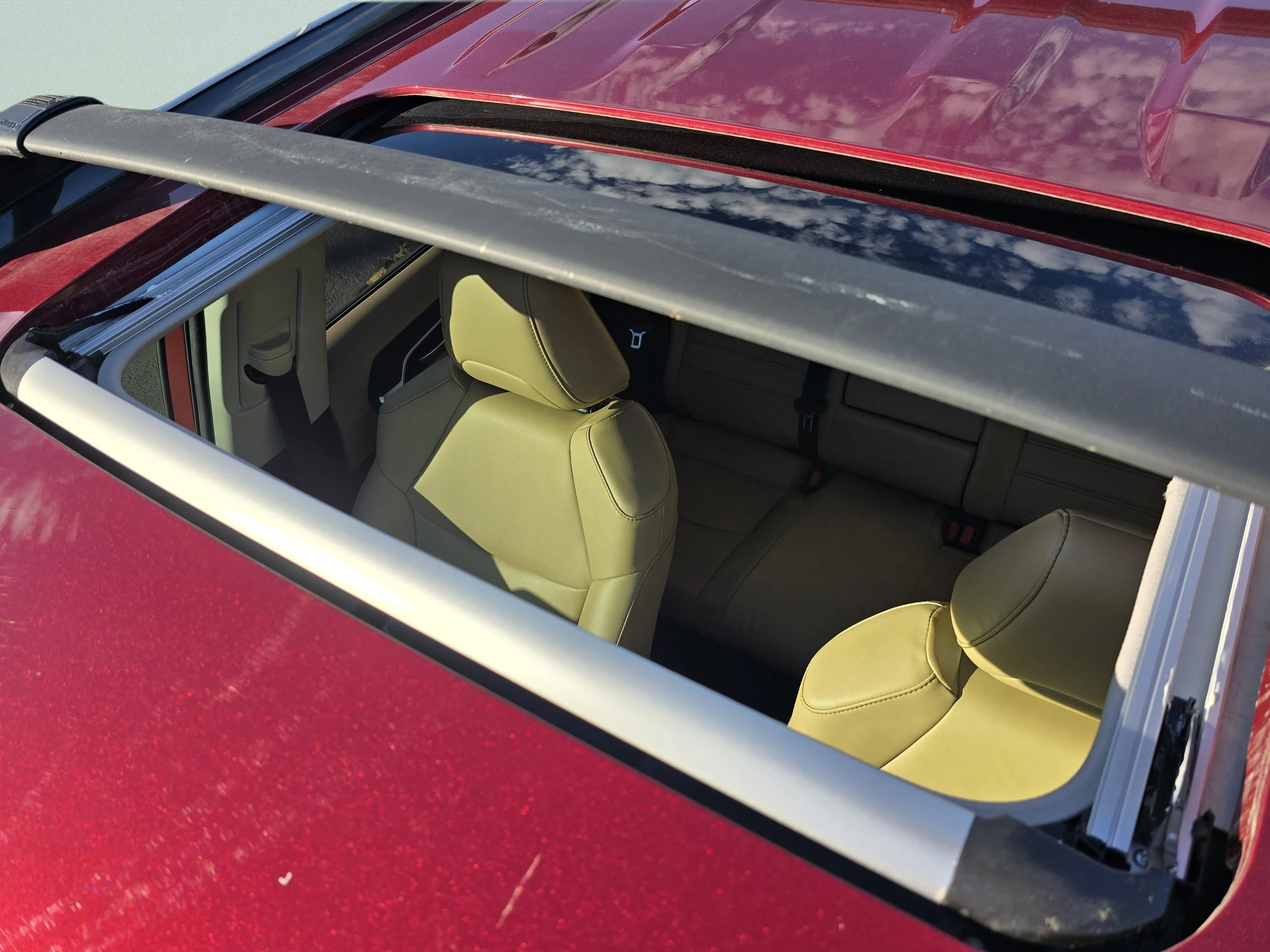 Used 2025 Ruby Flare Pearl Toyota XLE Premium image 4