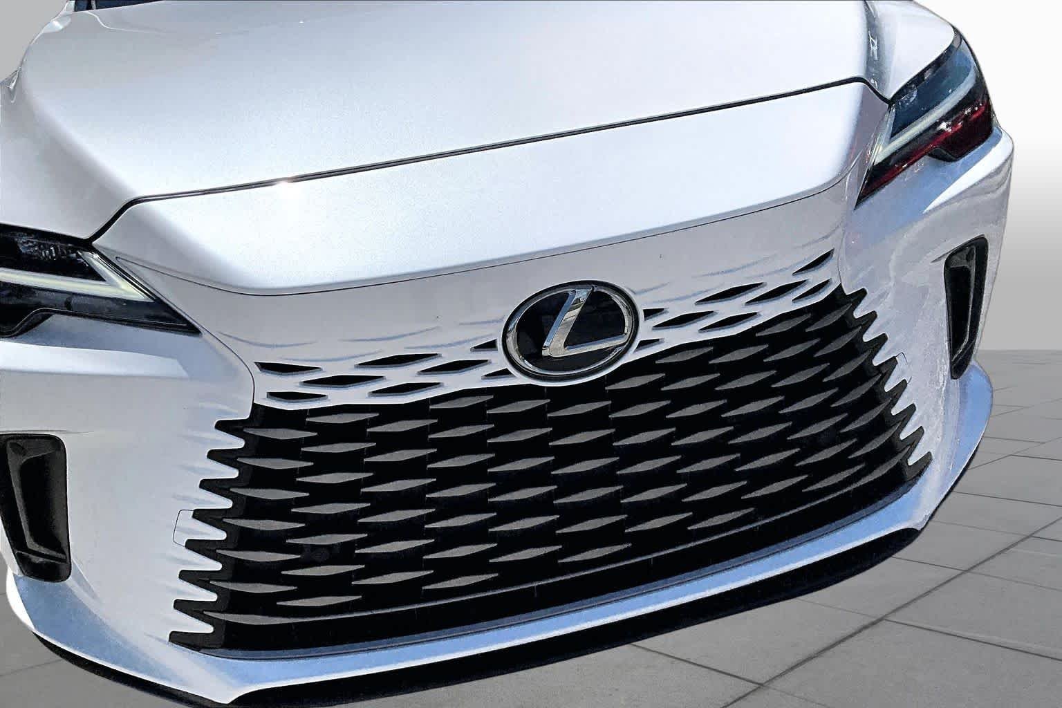 Used 2024 Eminent White Pearl Lexus Premium image 30
