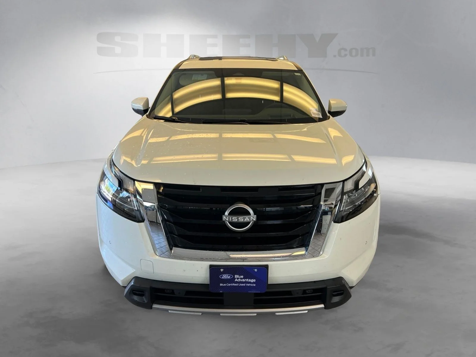 Used 2023 White Nissan Platinum image 17