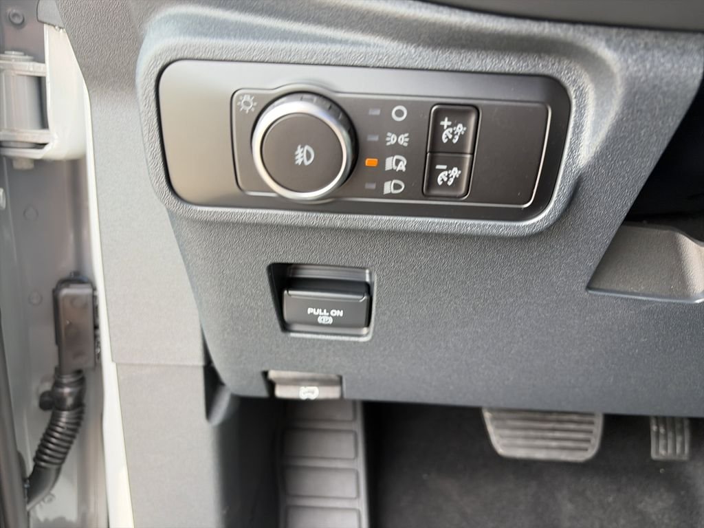 New 2026 Avalanche Gray Ford Outer Banks® image 19