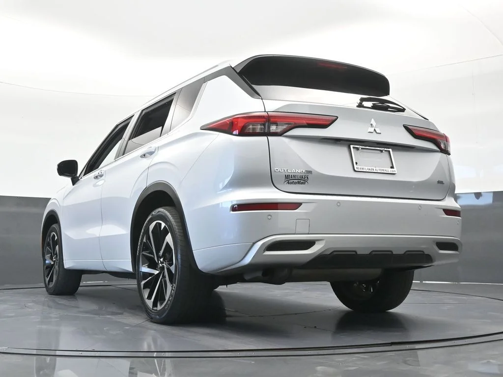 Used 2024 White Mitsubishi SEL image 62